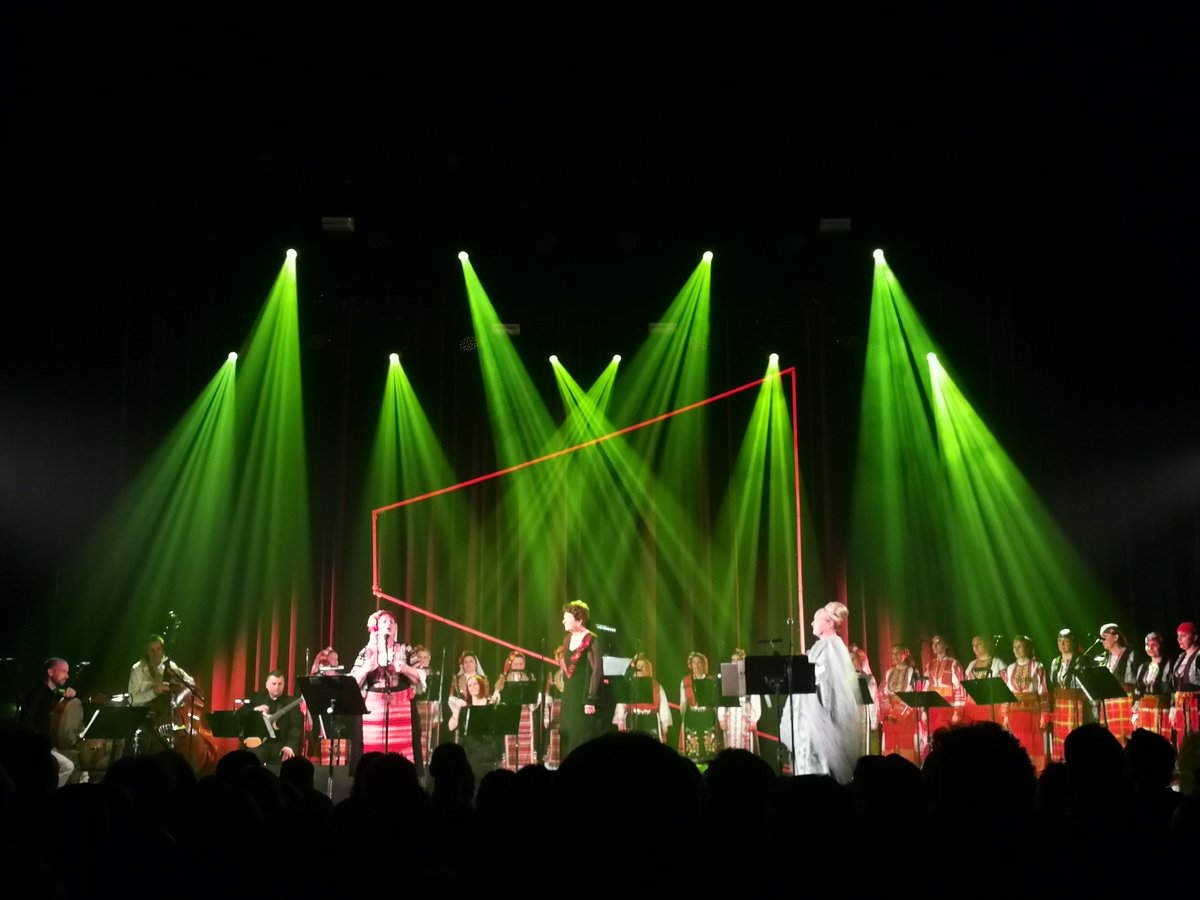 Le Mystère des Voix Bulgares (@voixbulgares) on Twitter photo Nous partageons avec vous ces quelques photos de notre dernier #concert avec <a href="/Lisa_Gerrard/">Lisa Gerrard</a> à l' #AncienneBelgique - AB.
Merci à tous pour vos messages et pour ce beau moment passé ensemble. 😊
#MystèreDesVoixBulgares #LisaGerrad #Concert #Chant #Choeur Nous partageons avec vous ces quelques photos de notre dernier #concert avec <a href="/Lisa_Gerrard/">Lisa Gerrard</a> à l' #AncienneBelgique - AB.
Merci à tous pour vos messages et pour ce beau moment passé ensemble. 😊
#MystèreDesVoixBulgares #LisaGerrad #Concert #Chant #Choeur