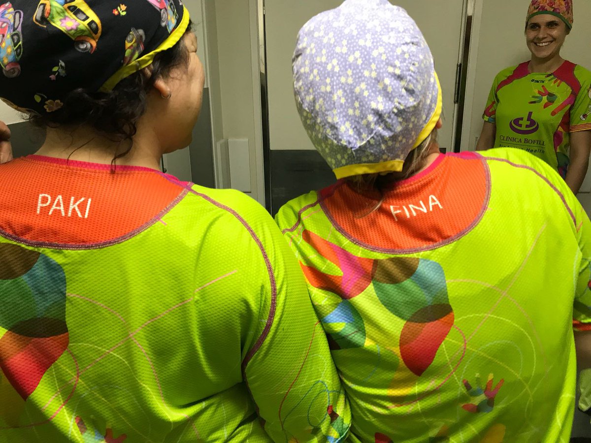 clinicabofill's tweet photo. Els treballadors de quiròfan ja tenen a punt les seves equipacions per recórrer els #100km1causa per les @viesverdesgi
#Girona #Trailwalker2018 #solidaritat #QUIROBOFI 
https://t.co/60TPXJ0qOi https://t.co/lIrGey6Dl0