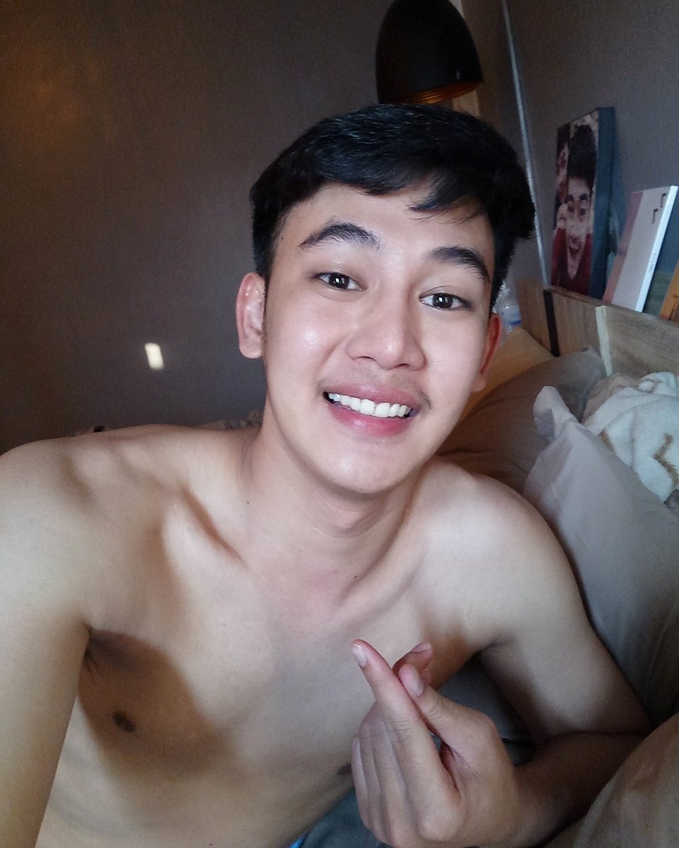 เล่นน้ำเสดก็ยิ้มสิ รอไร