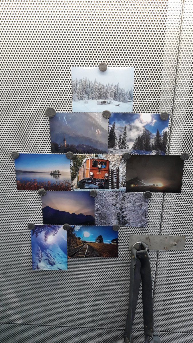 the_aeschli's tweet photo. Der #PostcardCreator von @postschweiz hält auch 2018 meinen Arbeitsplatz bunt 😂😁 https://t.co/3Ay9xdzwMO