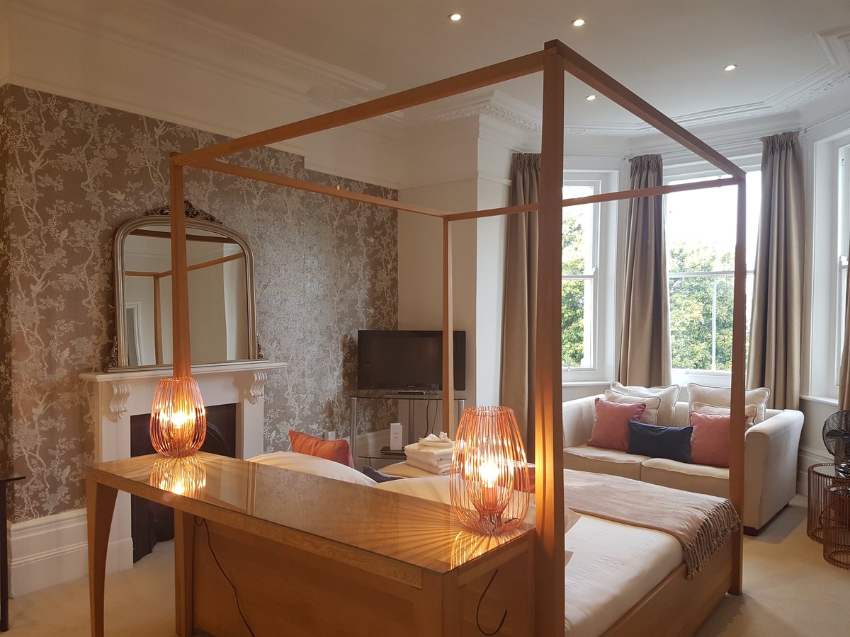 therelishfolkes's tweet photo. Come and enjoy our newly furnished Orchid room. With its sumptuous 4 poster bed, stunning ensuite facilities. 
Crisp white bed-linen, huge bath towels and White Co. toiletries.
Unlimited fresh coffee, tea, cake, glass of wine or beer on arrival.
Perfect for a romantic getaway. https://t.co/wIFidoRHMU