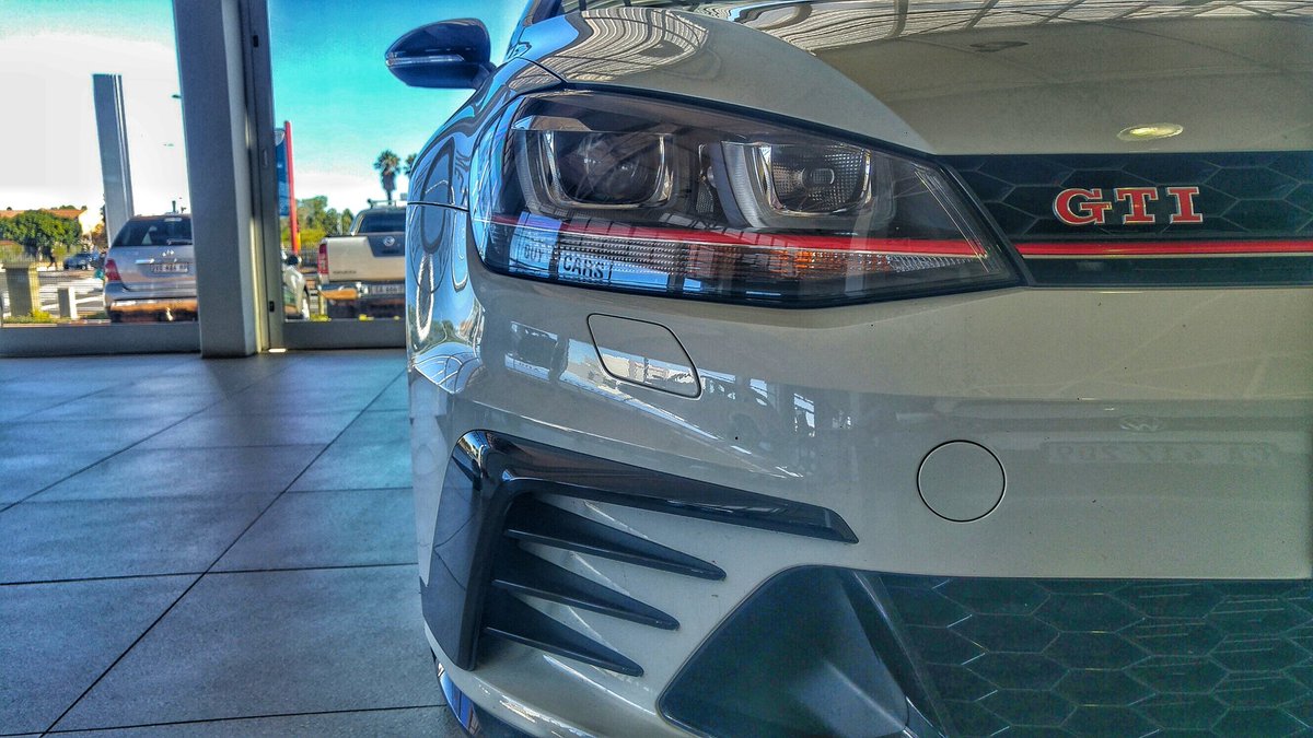 JacquesvanStra1's tweet photo. Got two potential buyers coming to see this beauty today. 2017 VW Golf VII GTI DSG Clubsport with only 14 000km on the clock. Wish me luck. #Volkswagen #GTI #GTIClub #Clubsport #TableView #CapeTown https://t.co/Fmb1ePUOCs