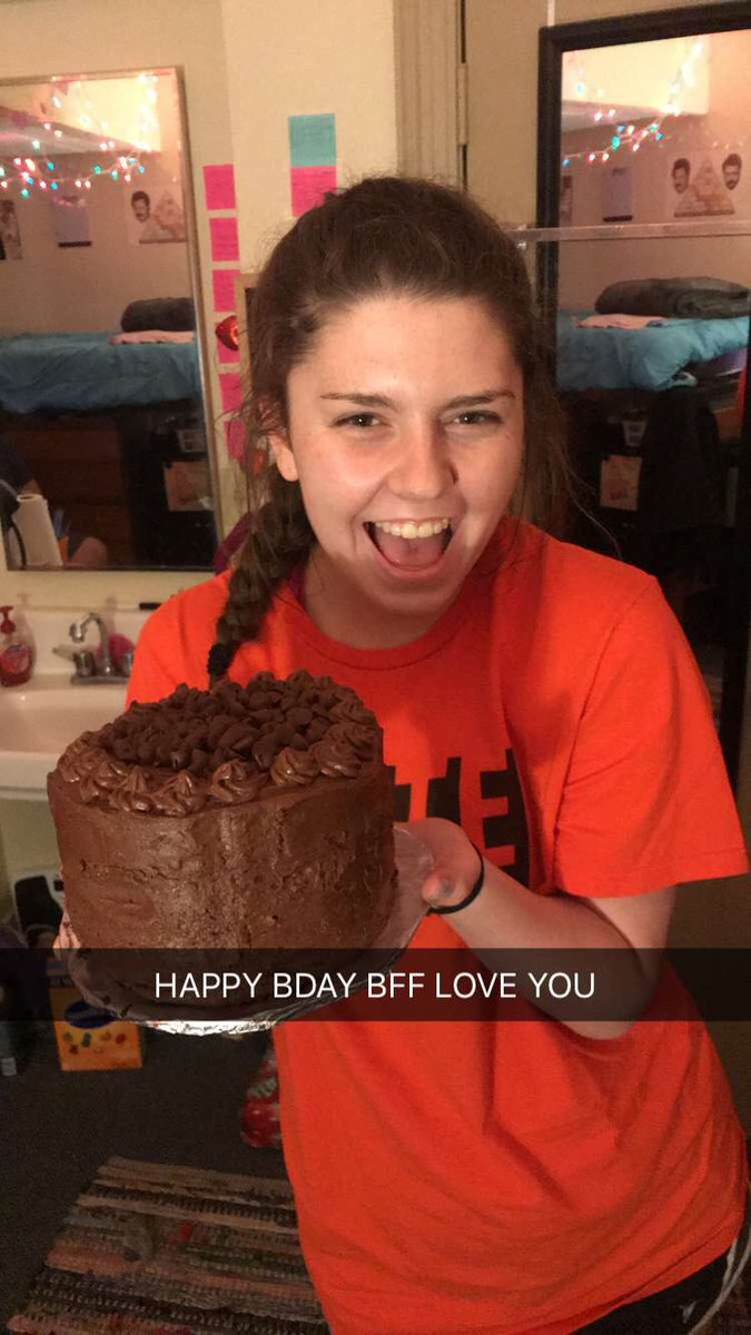 hoperevard's tweet photo. When itβs your roomie/bffβs 19TH BIRTHDAY and she deserves a DANG DELICIOUS CAKE. LOVE YOU LOTS, AUNT JEMIMA #bday #chefhope #customerhannah #BIRTHDAYAYAY https://t.co/iOwh4IsmSd