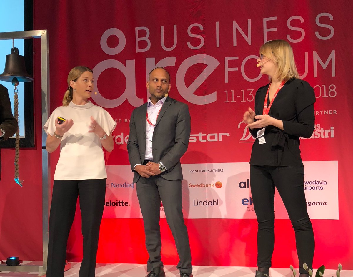 BusinessSweden's tweet photo. Erik Persson @ABBSverige och Livia Holm @KRYcare diskuterar globala utmaningar o möjligheter i Tjänsterevolutionen m @LenaSellgren på @AreBusiness2018 #arebiz https://t.co/CsTIsFnVcZ