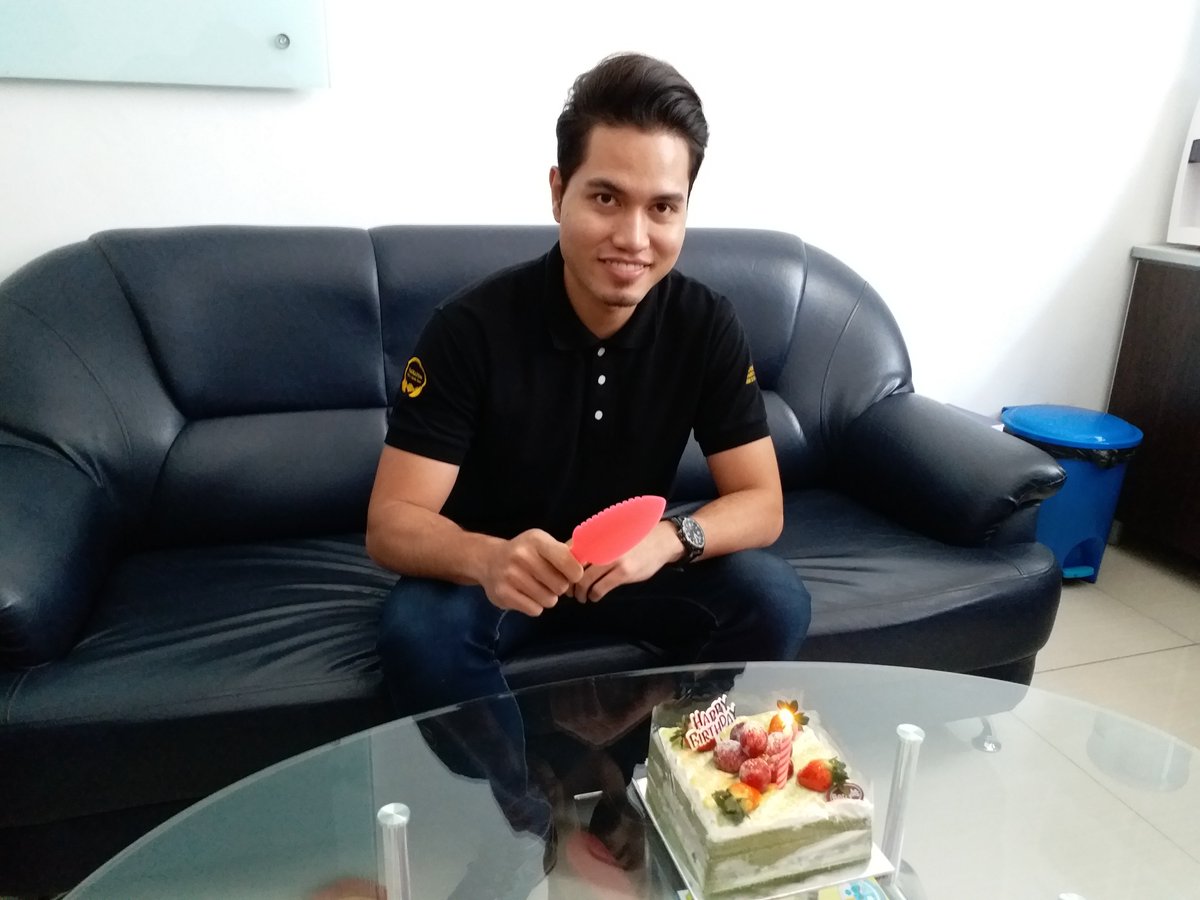 ATEKTechnology's tweet photo. Udin celebrating birthday with ATEK Technology team!

view more:   https://t.co/5B77IlrlIL https://t.co/IZTWMeTqun