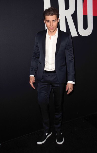 NolanFunkJPN's tweet photo. Premiere Of Universal Pictures' "Blumhouse's Truth Or Dare" - Red Carpet  
April 12,2018 #nolanfunk #TruthOrDareMovie https://t.co/ZGgc84M3Sd