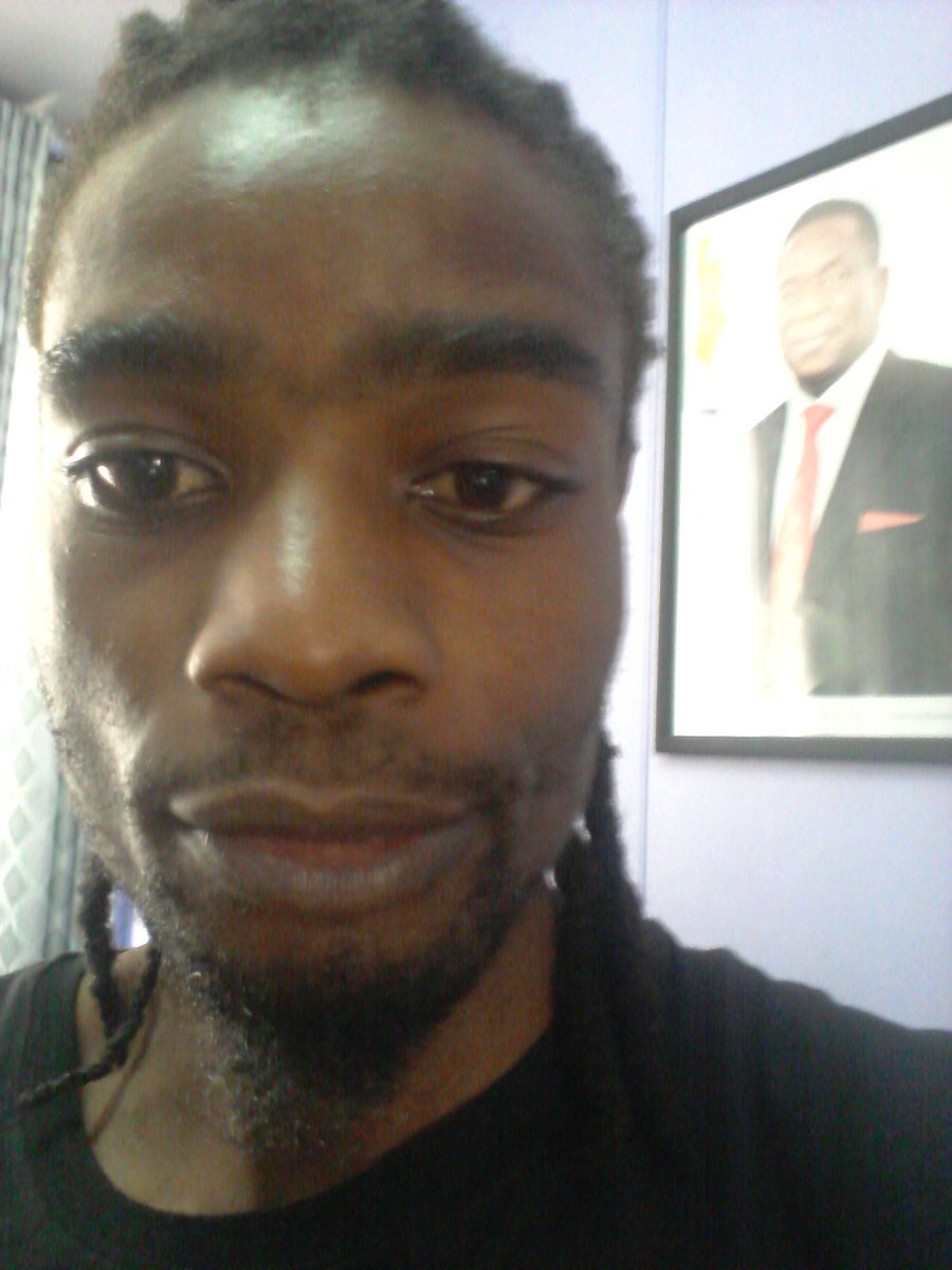 Wadiwa18's tweet photo. The closest I could be to the president lol one love https://t.co/Nw2M1nqZy4