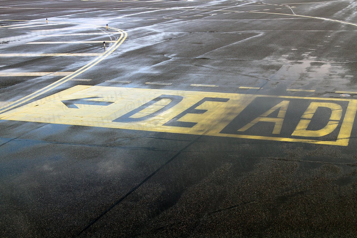 MiiHult's tweet photo. It's Friday the 13th again! Nowadays there is NO more #Finnair's flight #AY666 to #Finland and #HEL airport. Instead we still have taxiways DE and AD with dreadful markings at #HelsinkiAirport ;) #avgeek #aviation #ilmailu https://t.co/VK8XceYmbm