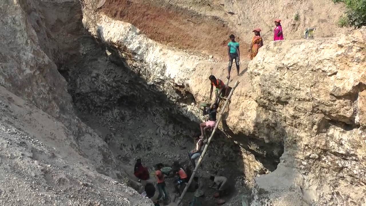 Blood Mica: Deaths of child workers in India's mica 'ghost' mines covered  up to keep industry alive