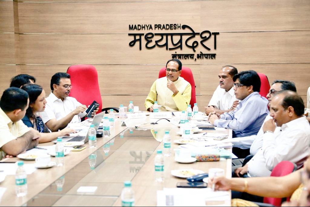 Chief Minister, MP tweet media