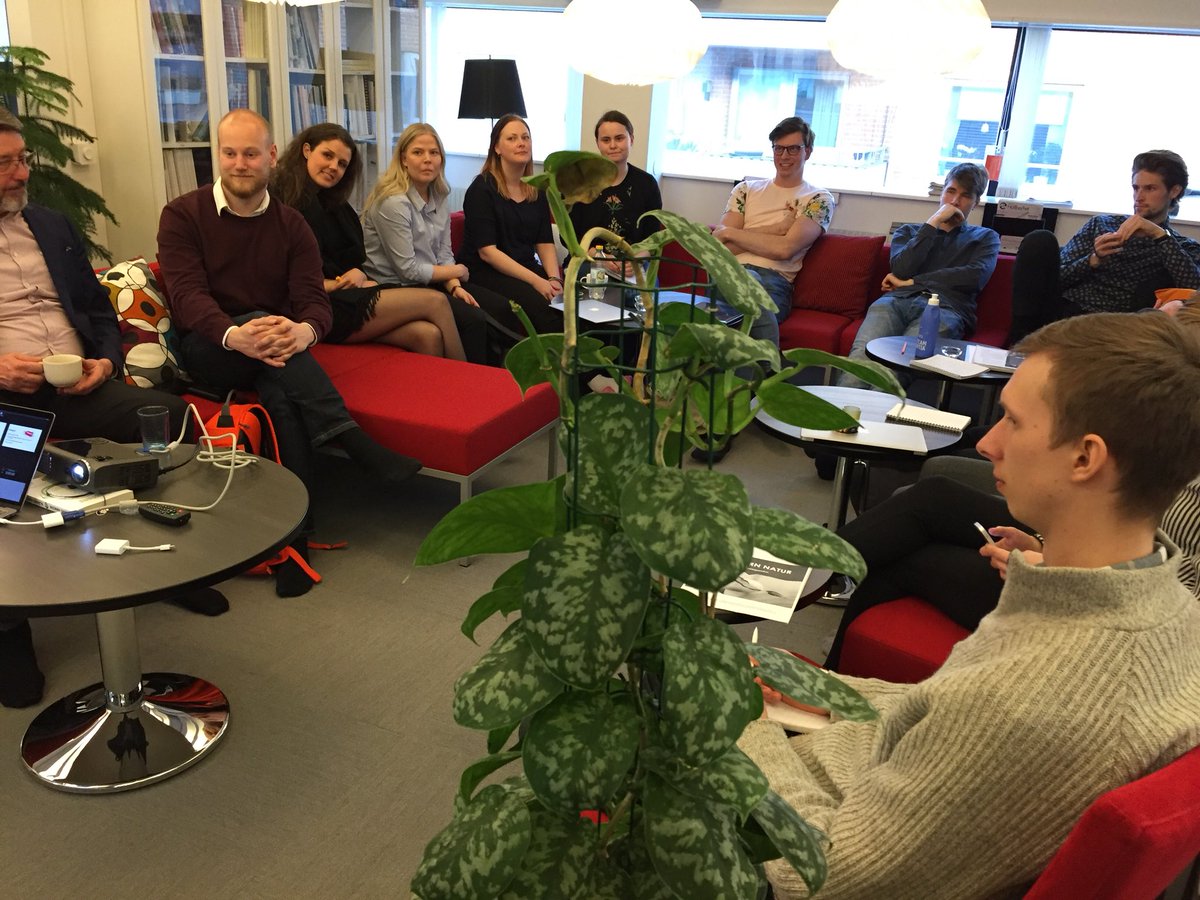 Glädjen att få ”workshopa” med kloka studenter inom #hållbarhet. Tack <a href="/Sustainergies/">Sustainergies</a> f att ni tog er an en av våra utmaningar igår! Jag vill varmt rekommendera konceptet t andra företag
#företagande #csr #student #vdliv #ledningsgrupp #enetjärnnatur