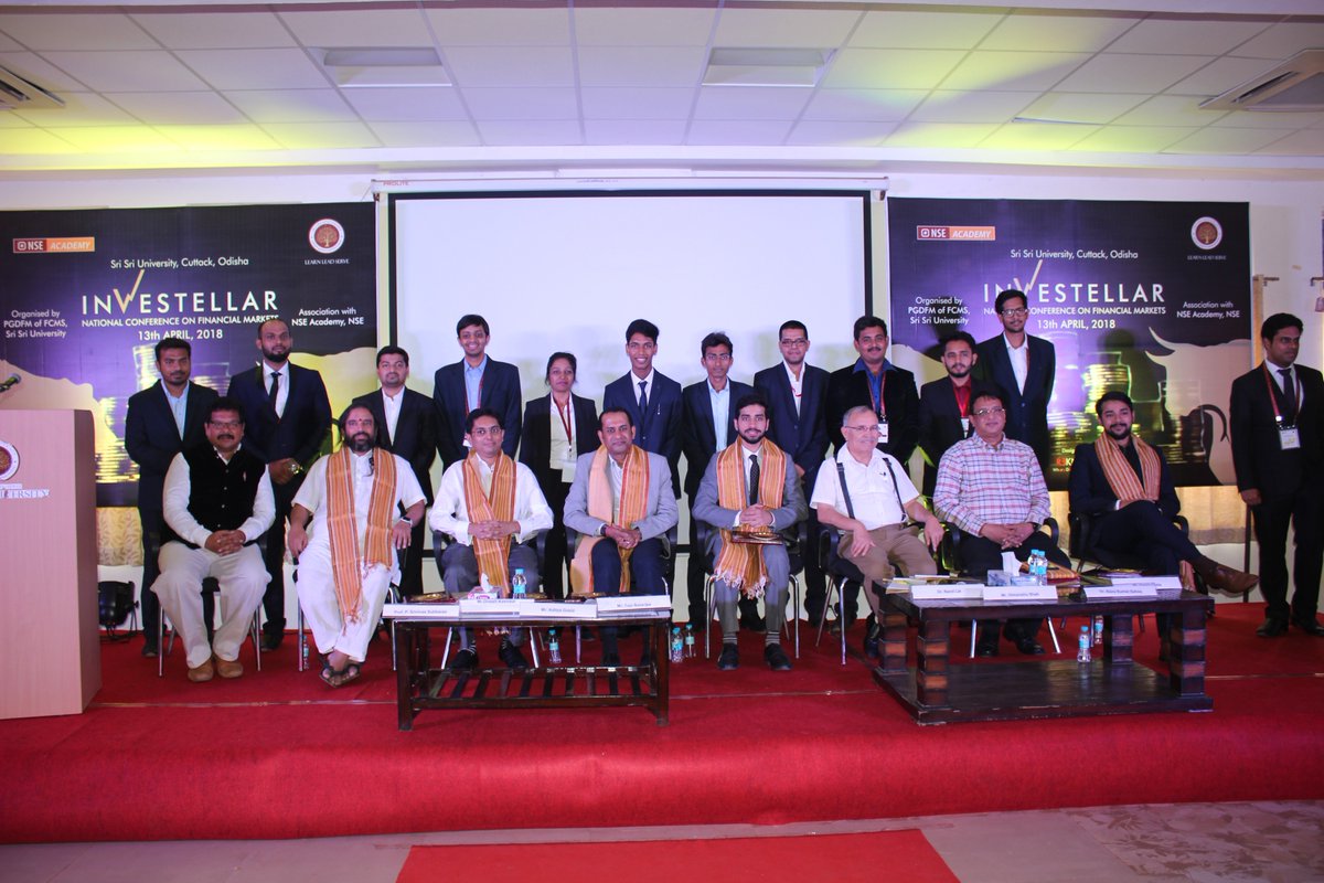InvestellarSSU's tweet photo. The students of PGDFM with the guests post the inaugural ceremony.
#theplacewherethebullsmeetthebears
#Investellar2k18
#InvestellarSSU https://t.co/CCJ7FcJ8zF