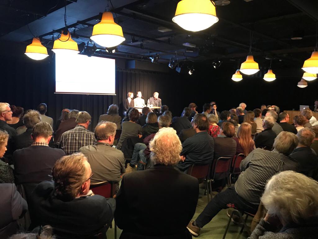 <a href="/Tweetverslag/">Verslag via tweets</a> Gisteravond gesproken over succes #NewsroomEnschede, belang lokale journalistiek en bekostigingsproblematiek bij #FTM in <a href="/De_Zwijger/">Pakhuis de Zwijger</a> in Amsterdam <a href="/1TEnschede/">1Twente Enschede</a> <a href="/tubantia/">Tubantia</a> <a href="/Raad053/">Raad053</a> #Enschede #Twente <a href="/StichtingNLPO/">NLPO</a> @OLONederland