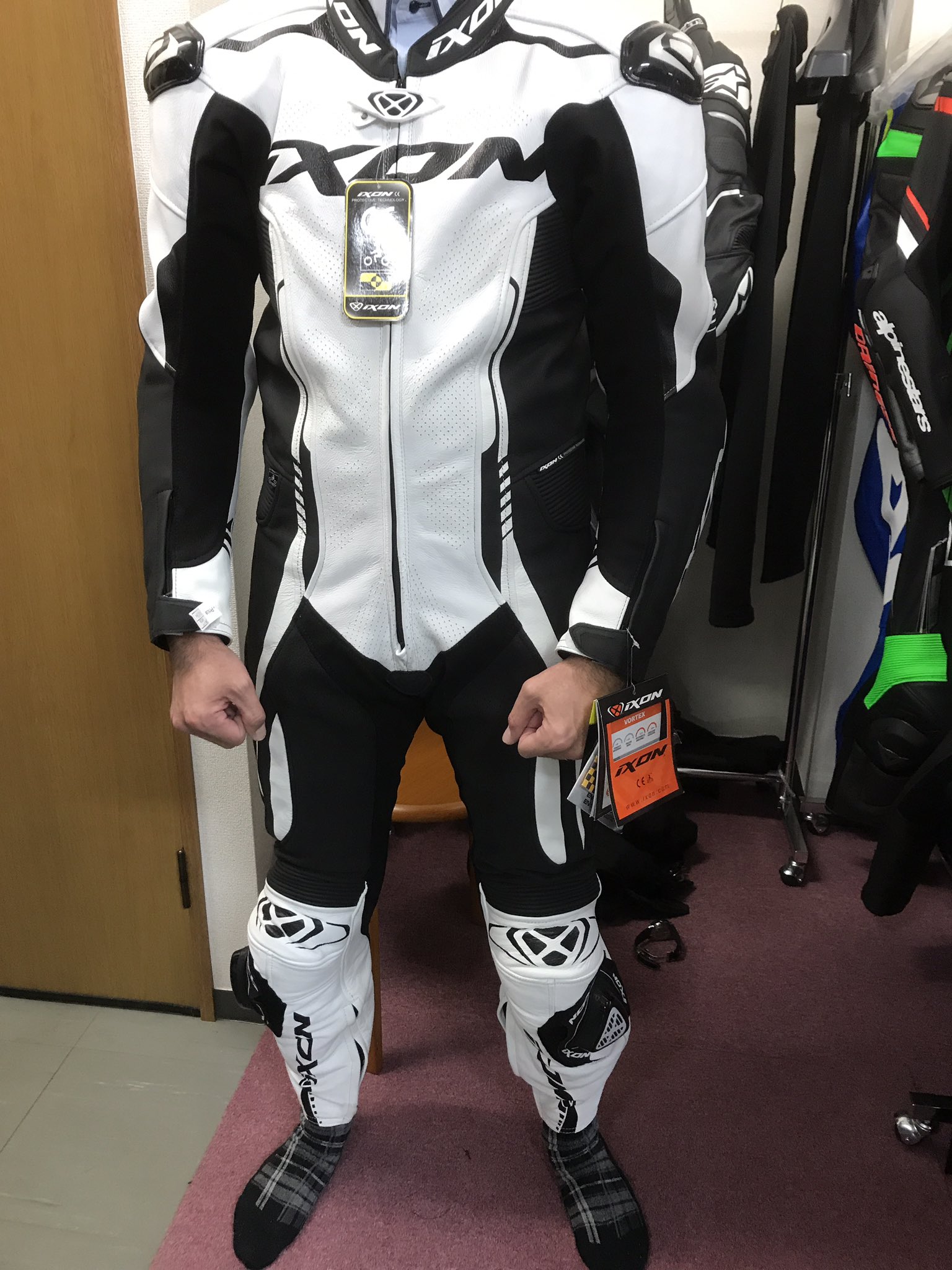 レーシングスーツ 革ツナギ ショップ ARLEN NESS モタード バイク 革