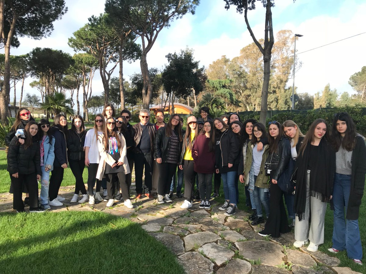 HolidayVillageF's tweet photo. I ragazzi del Festival dei Giovani, ospiti della nostra struttura.
🌻Ringraziamo il liceo di Altamura per averci scelto🌻 #13aprile #FestivalDeiGiovani2018 #HolidayVillage #Gaeta #Travel https://t.co/wjHZFv396g