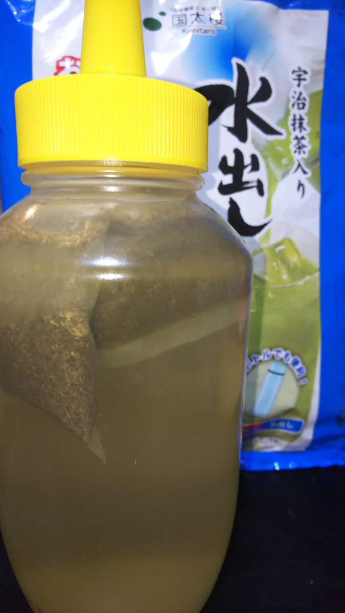 Kb In On Twitter ハチミツ容器の再利用 同僚に聞いたら ごま塩入れに使ってるそうです 捨てるのは汎用性が高いので もったいないですね お茶パックの出し入れが容易で しかも500mlペットにも移しやすい Https T Co X3xgmqohlc Twitter