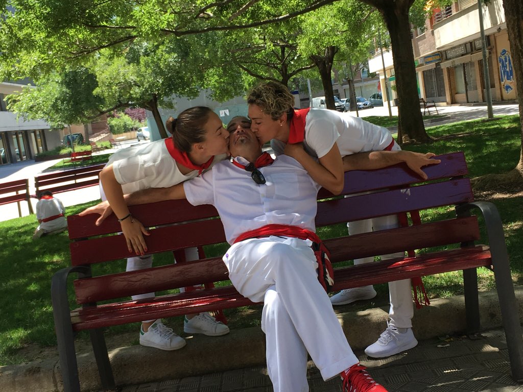 Mi chicas <a href="/_laurasanchezz/">Laura🤩</a> y #Sonia #DíaInternacionalDelBeso