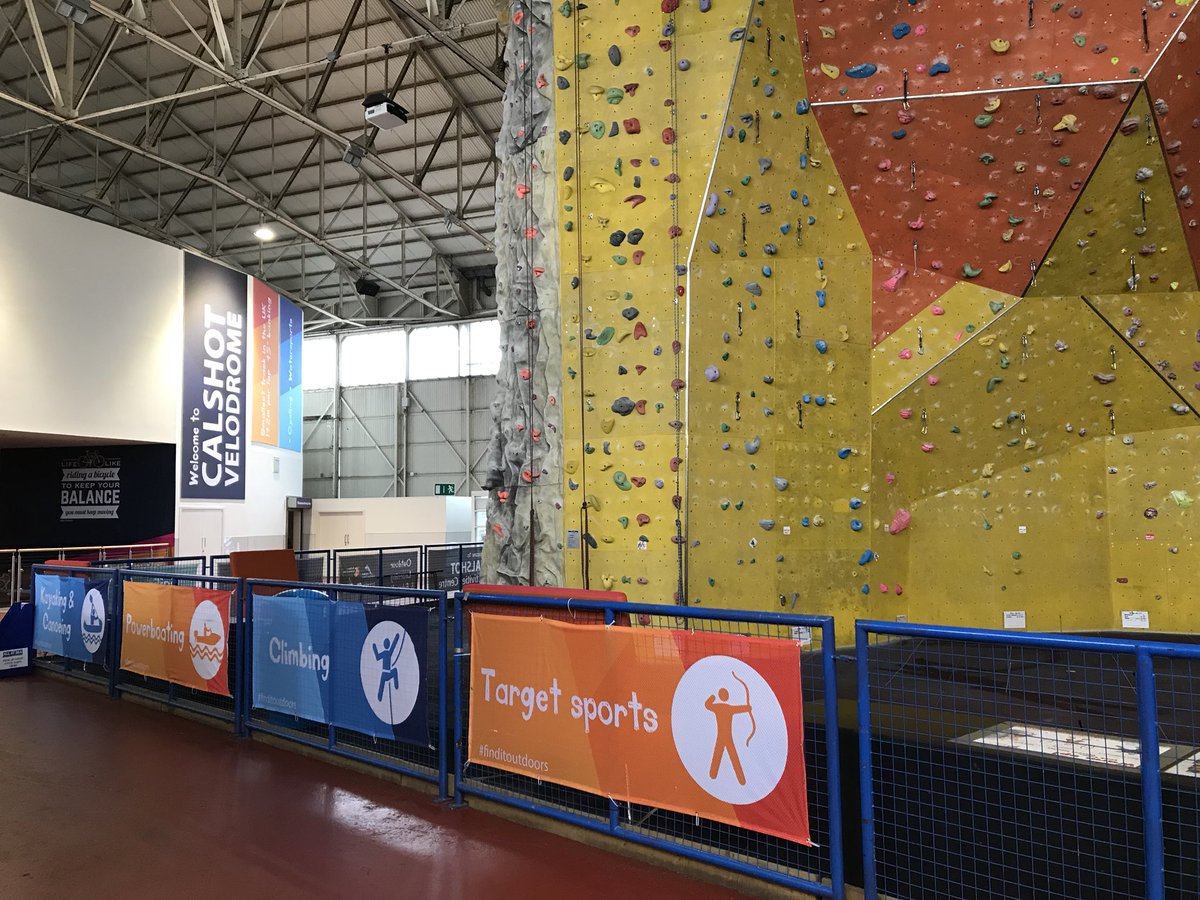 2260Sqn's tweet photo. Guess where we are today? 12 cadets ready for action! #adventuretraining @HantsIOWWing @AT_HANTS_IOW https://t.co/cgJ2QyXup6