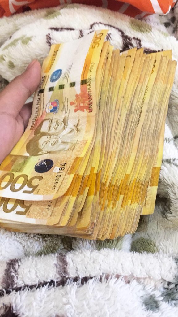 Czarinakiarra_'s tweet photo. RETWEET NA MGA BES BAKA ITO NA ANG PAGKAKATAON MO!! 💰🍀 https://t.co/RfuFWUNgg8