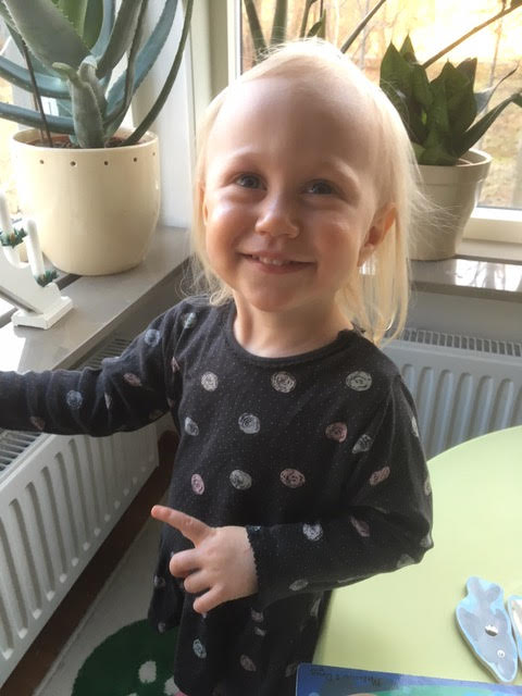 Salitobutik's tweet photo. Vinnare av butikens senaste tävling är Els-Marie Clevenholm. Vinsten som skulle letas åt i webbutiken är ett set med dockkläder (morgonrock + nattlinne). Hoppas Els-Maries lilla barnbarn får mycket nöje med mormors vinst. https://t.co/jBtixZyMWw #ehandel https://t.co/d3XMPLP9Bw