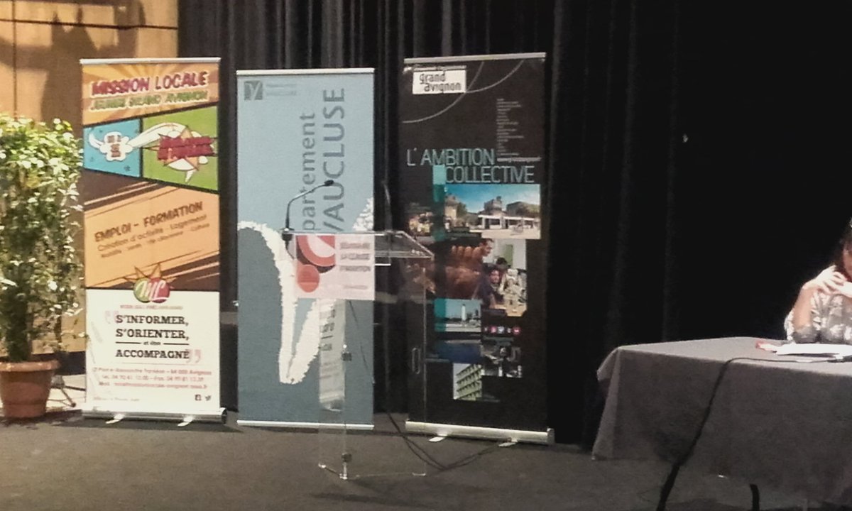 pascaleronat's tweet photo. Seminaire #clausesdinsertion 13 avril #GrandAvignon #Vaucluse #Missionlocale "156000 heures pour les marchés du departement" pour faciliter l'insertion des publics les plus éloignés de l'emploi #AvecPoleEmploi https://t.co/ehPHEwiqv5