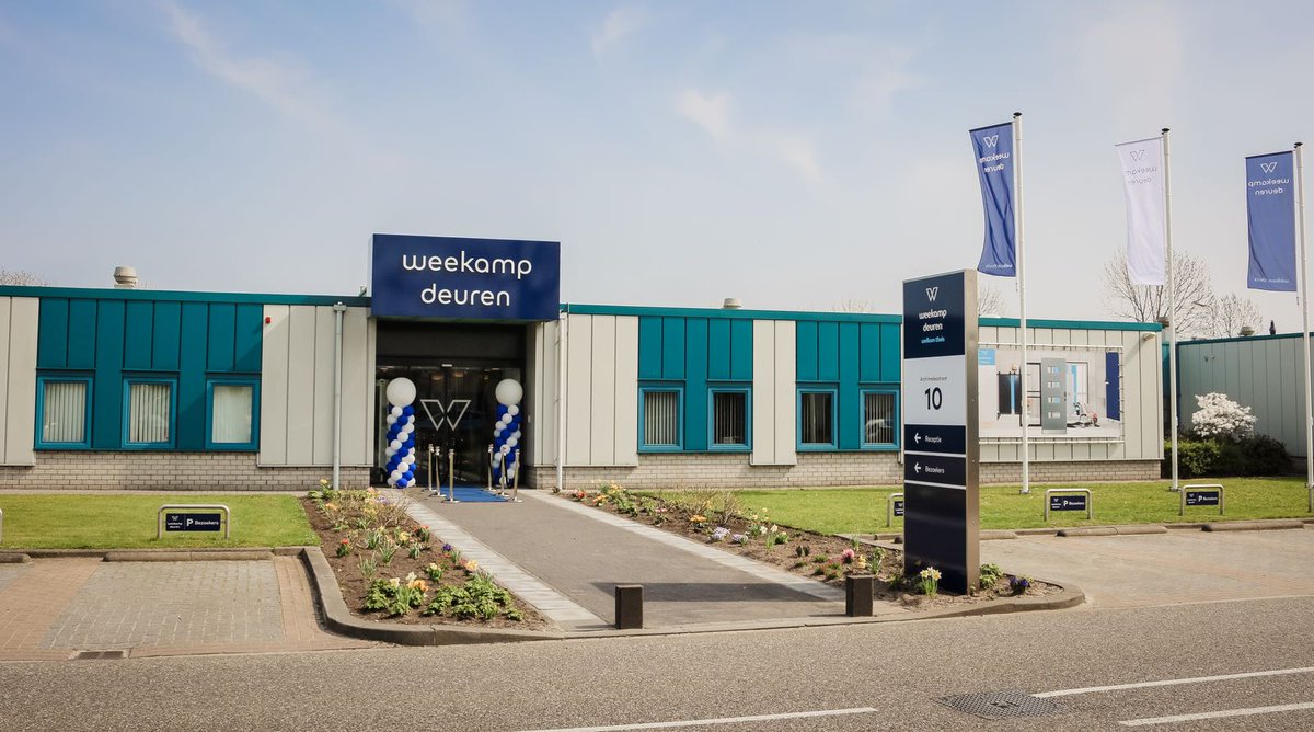 Ons bedrijfspand is nu ook voorzien van een nieuwe frisse uitstraling. Wij zijn er erg blij mee! Wat vinden jullie ervan?