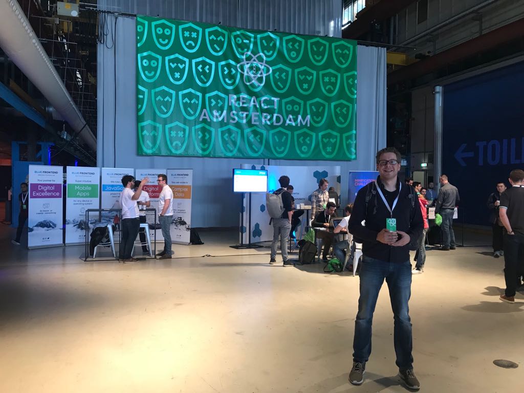 Alteza's tweet photo. Collega Floris bezoekt vandaag https://t.co/24ereTGlKo. Begin volgende week staat op onze site een verslag van zijn bezoek, de inspirerende sprekers en hun technieken. #ReactAmsterdam https://t.co/TwHWjpItDJ