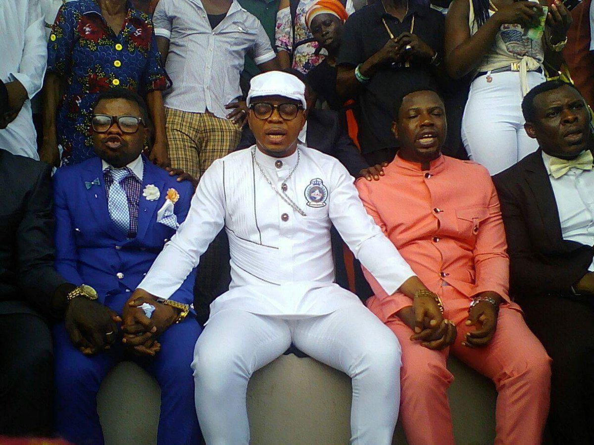 mama_juu's tweet photo. When #Obinim heard the #ObinimStickerChallenge has been overthrown from 1st place by a certain #Moesha https://t.co/1QqBW0NqvX