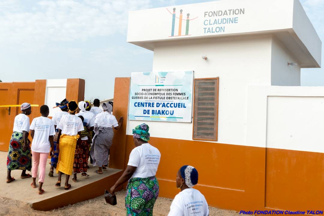 PUBLIUSGROUP's tweet photo. #Benin #wasexo #BeninEnChantier #FondationClaudineTalon LA FONDATION CLAUDINE TALON OEUVRE POUR LA REINSERTION SOCIALE DES FEMMES GUERIES DE FISTULES OBSTÉTRICALES. https://t.co/eH6vI8SKgO