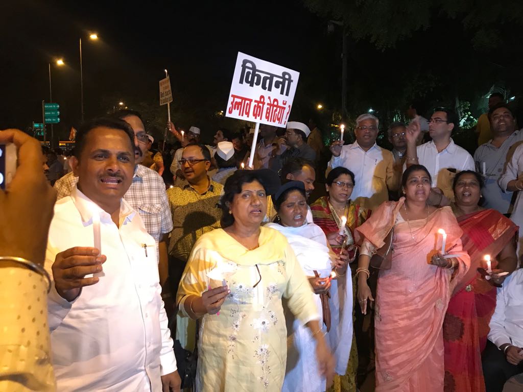 TeamUdayaShetty's tweet photo. Udaya Shetty Muniyal joined INC president Shri Rahul Gandhi in a protest over government's 'inaction' in Kathua and Unnao rape incidents to a next level, the Congress organised a candlelight protest in Delhi on Thursday-Friday midnight. #Asifa #RahulGandhi #JusticeForAsifa https://t.co/TMPcQ6f0oe