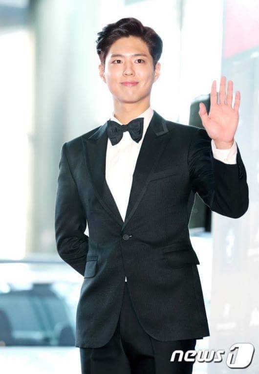 BGforHeart's tweet photo. 18•04•13
ชินดงยอบx #ซูจี x #พัคโบกอม จะเป็นพิธีกรงานประกาศรางวัล Baeksang Arts Awards ครั้งที่ 54 
☑️งานจะจัดขึ้นในวันพฤหัสบดีที่ 3 พฤษภาคมนี้ค่ะ✔
..source..
https://t.co/ISrFIEbaRL
 
#54thBaeksangArtsAwards #MCPark #ParkBogum #박보검 #パクボゴム #パクボコム #ボゴミ #朴寶劍 https://t.co/ak4KexmXG3