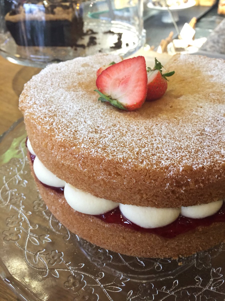 CoolRiverCafe1's tweet photo. F R I Y A Y pop in &amp; see us for your Friday treat ~ Jo’s homemade Victoria Sponge is sure to brighten up your day 🍰 // open 9am till 4pm #friyay https://t.co/zVnvTFzM05