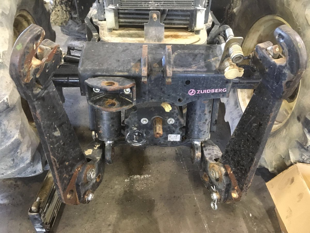 bruyntrac's tweet photo. Zuidberg Fronthef en Pto NH t6000/ TSA compleet #bruyntracparts #bruyntrac #zuidberg #newholland #case https://t.co/Uzmd5nmLC7 https://t.co/45TvGl11pc
