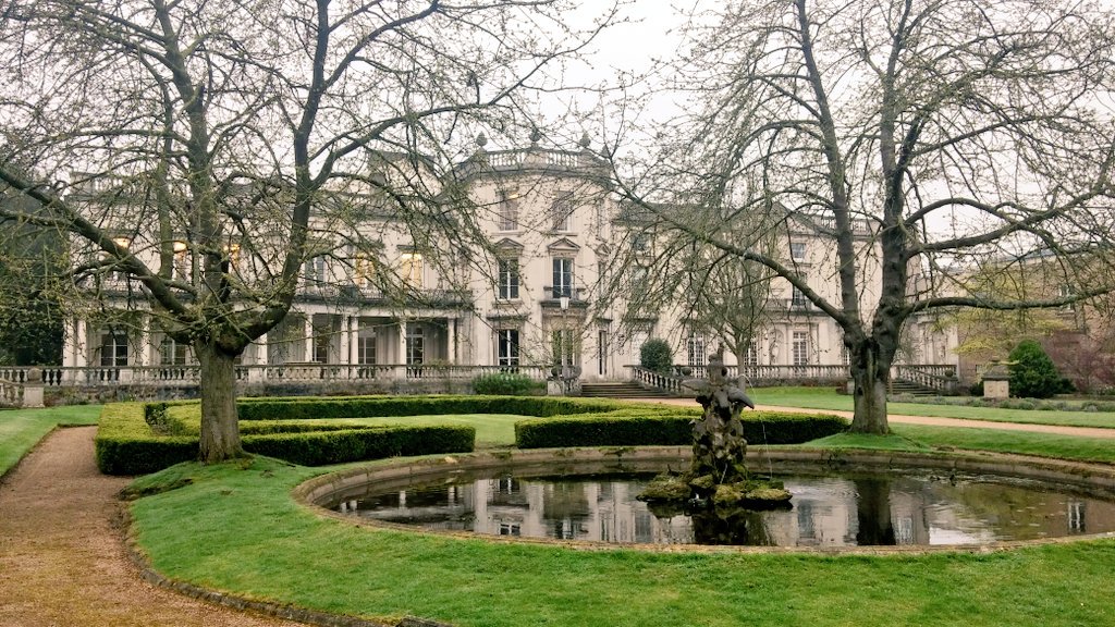 AluminatiNG's tweet photo. Stunning grounds of @RoehamptonUni @RoeVenues for the #2018MPC. Mentoring professionals reassembling for day 2 #goodmorning https://t.co/Ap1GsQSjVs