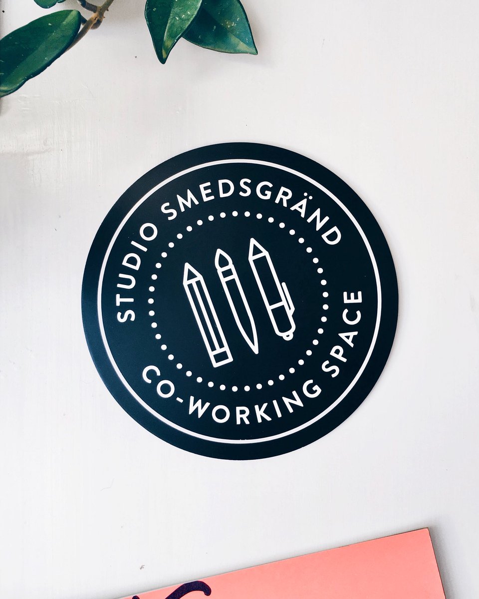 The signs for our shared office space just showed up! Free seats pop up from time to time, so if you’re a creative freelancer in Uppsala, you can always get in touch to check for availability! ✏️