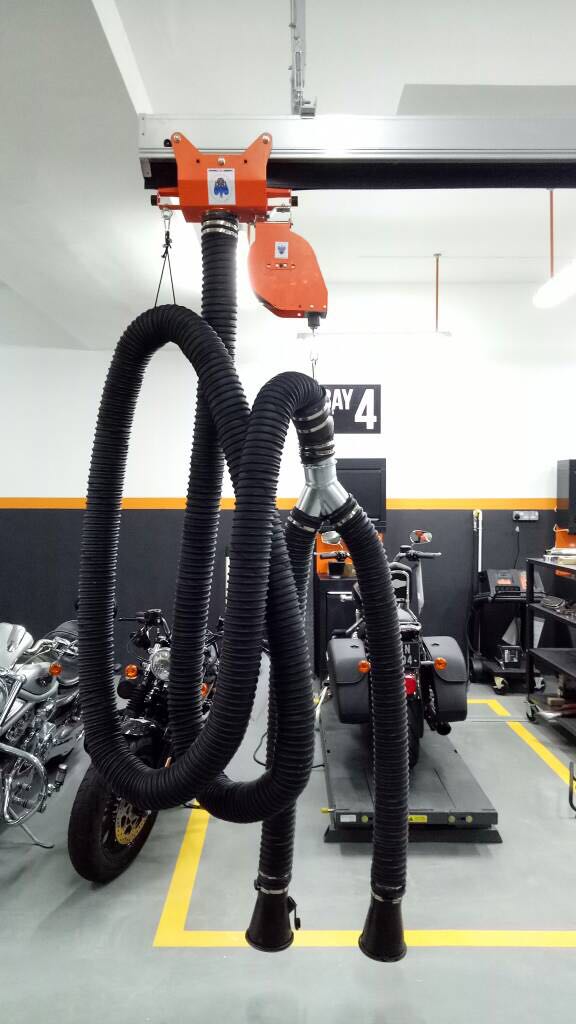 FilcarSpa's tweet photo. Just commissioned installation in Harley Davidson - Asia. Personalized Harley davidson colour and Y adaptor for double Exhaust Filcar Spa #madeinitaly #harleydavidson #workshop https://t.co/wdWDh9a5Bo