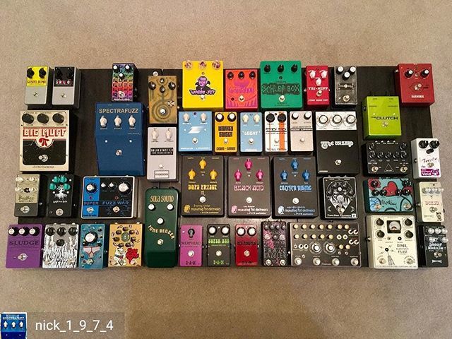 TheRealDrSci's tweet photo. Fuzz all day, it's Friday all day, there's a Frazz in there, it's #frazzfriday! 
from @nick_1_9_7_4 -  Fuzz Friday + Post 1000! My fuzzy family! #fuzzfriday #fuzzpedal #fuzzbox #fuzzpile #fuzzhoard #fuzzpedalporn #guitarpedals #guitareffects #effectspeda… https://t.co/y6AebTH2Vq https://t.co/LwztihpaZX