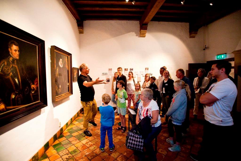 PrinsenhofDelft's tweet photo. Dit weekend zijn we GRATIS open! Kom je ook langs? Kijk even op de site voor de activiteiten https://t.co/Xe6mrKEvCH #MuseumweekNL https://t.co/mZvPdNYIfb