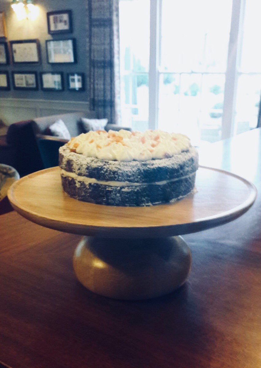 TicktonGrange's tweet photo. Hello carrot cake. Donโt mind if we do.
#fridayfix coffee and cake for ยฃ5
#getinmybelly #dontbeshy #sharingnotsharing #coffee #barista #cake #fridayfeeling #coffeeandcake https://t.co/v6eN9jzvQ0