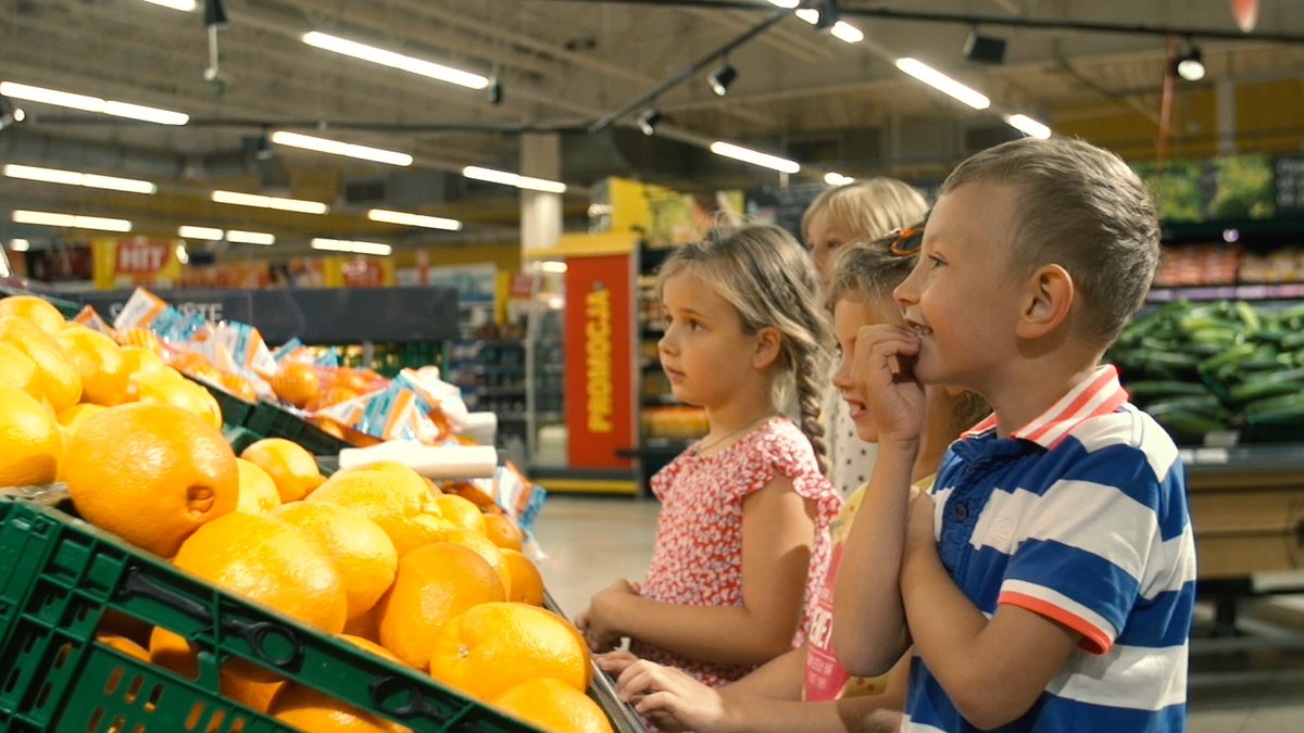 TescoMediaPL's tweet photo. 11 przykładów od Tesco w raporcie „Odpowiedzialny biznes w Polsce. Dobre praktyki” #Raport2017 #CSRwPL https://t.co/TKR6lyC0CI https://t.co/3yurRZ7duC
