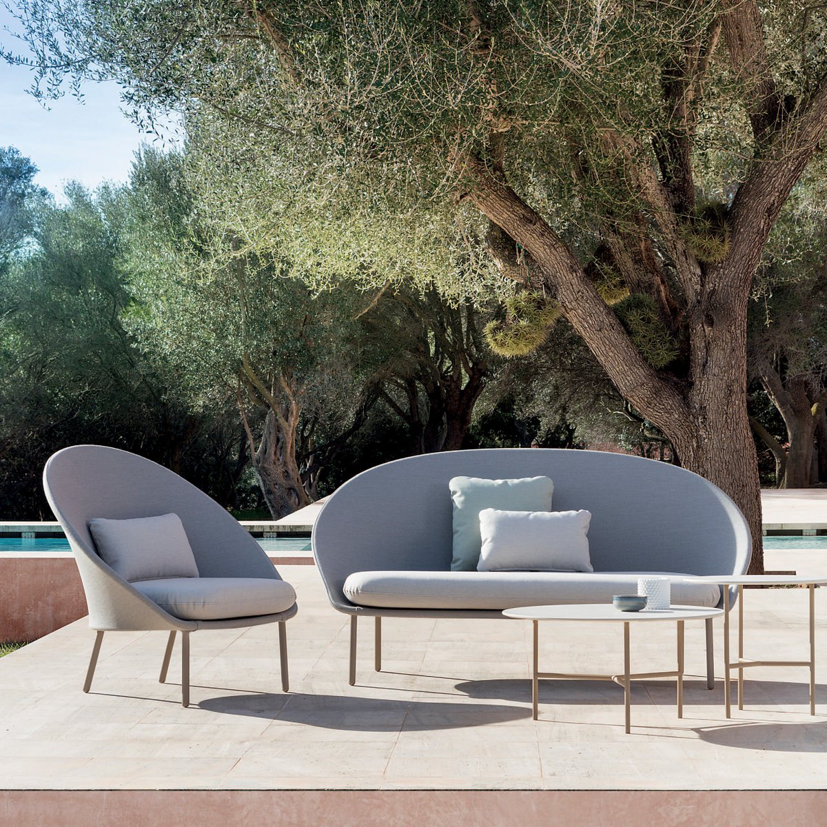 Furniture_Spain's tweet photo. [#SpainFurniture at the #SalonedelMobile 2018] We are so excited to see @Expormim´s TWINS loveseat by MUT Design at this year's @iSaloniofficial!
Hall 5 Stand E06!
#salonedelmobilemilano https://t.co/Fy2dAj8dVq