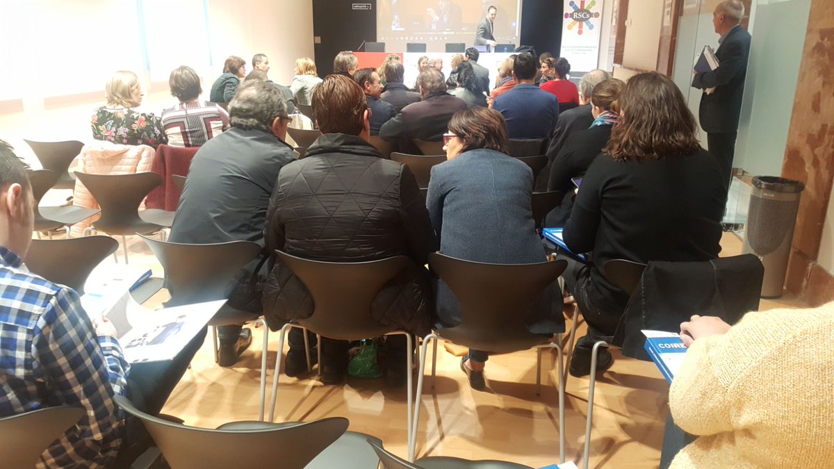 marcosgonzalezm's tweet photo. Ya todo preparado para comenzar en #Castellon en las las II Jornadas de #ResponsabilidadSocial en #menador @Corresponsables siempre apoyando la #RSE en todo el país a través de su Anuario y de todo lo que hace #MesaRSC https://t.co/t0hjulhUbZ
