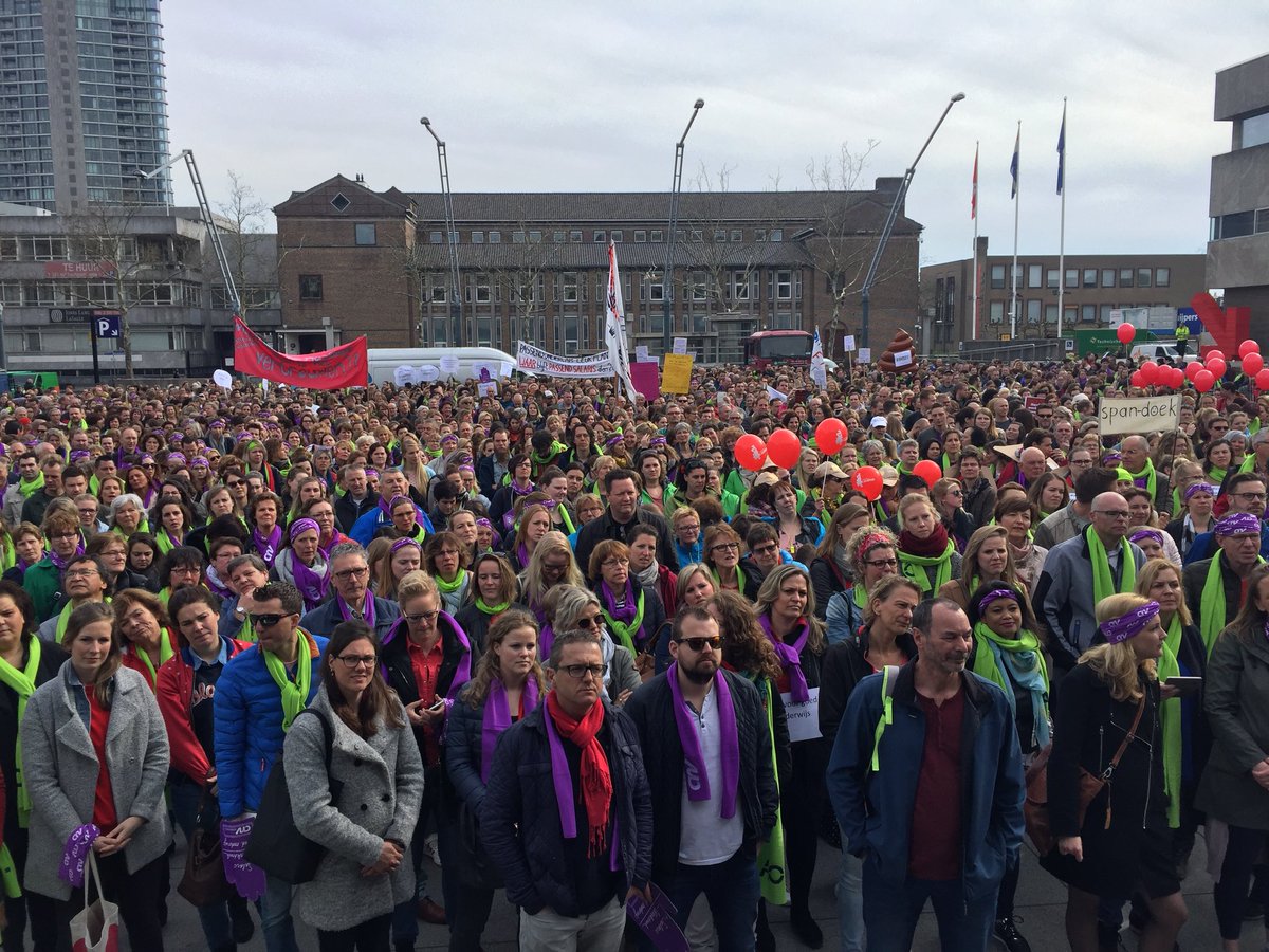 IDDoornbos's tweet image. Een beter salaris voor ALLE collega’s in het primair onderwijs!! #pofront #wijschoolleiders GO GO GO EINDHOVEN!