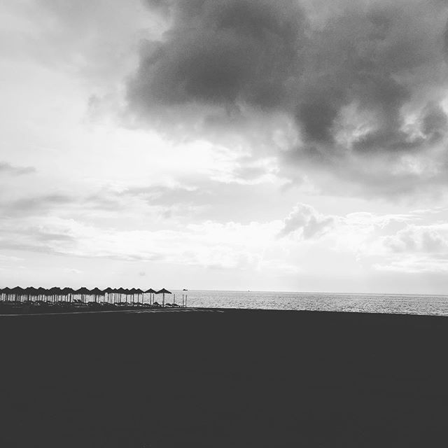 thomaSchulz's tweet photo. Back in Black. #2daywalk #andalucía #digitalnomad #walking #blackandwhite #beach #inspiration https://t.co/dMDROAopJm #tomgram https://t.co/tinIuHGjpB