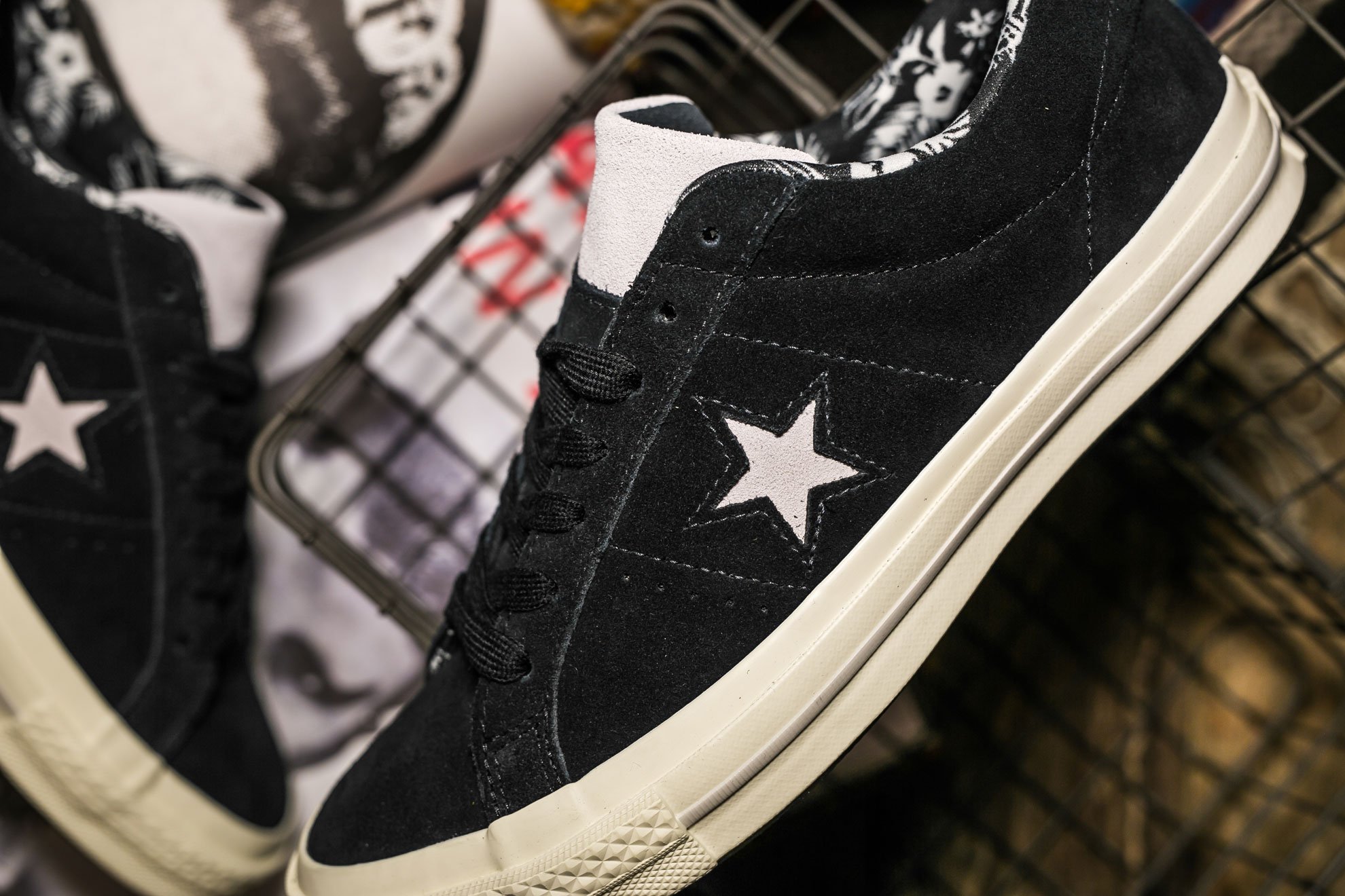 Converse one star tropical feet low top hotsell