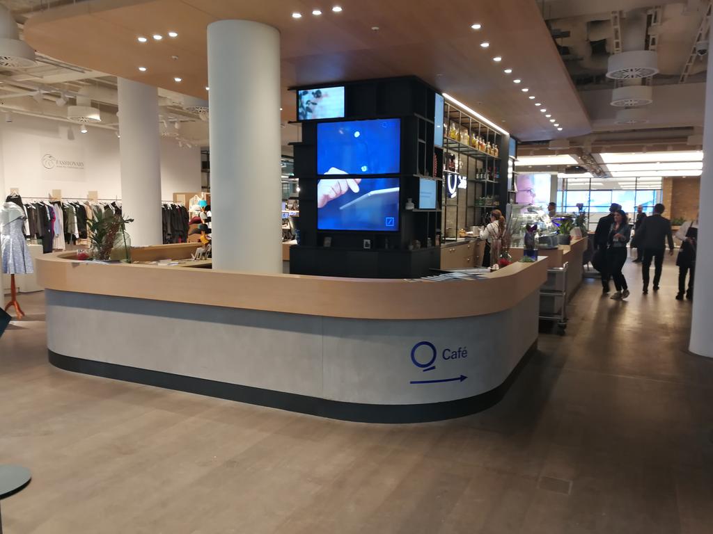ChrisSNoesgaard's tweet photo. This is actually @DeutscheBank in Berlin - not exactly what I had expected.. https://t.co/1IRxNJz48u