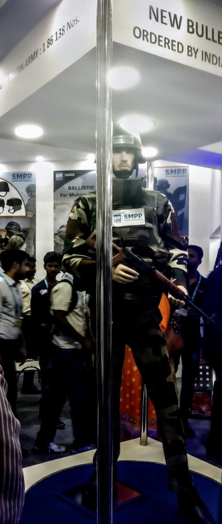 adgpi's tweet photo. @DefMinIndia Ms N Sitharaman visited pavilions alongwith Lieutenant General Sarath Chand #VCOAS #IndianArmy, delegation of #IndianArmedForces to overview emerging competencies &amp; excellence that shall revolutionize indigenous industries #DefenceExpo2018 @DefenceMinIndia https://t.co/FAOCmGAXZs