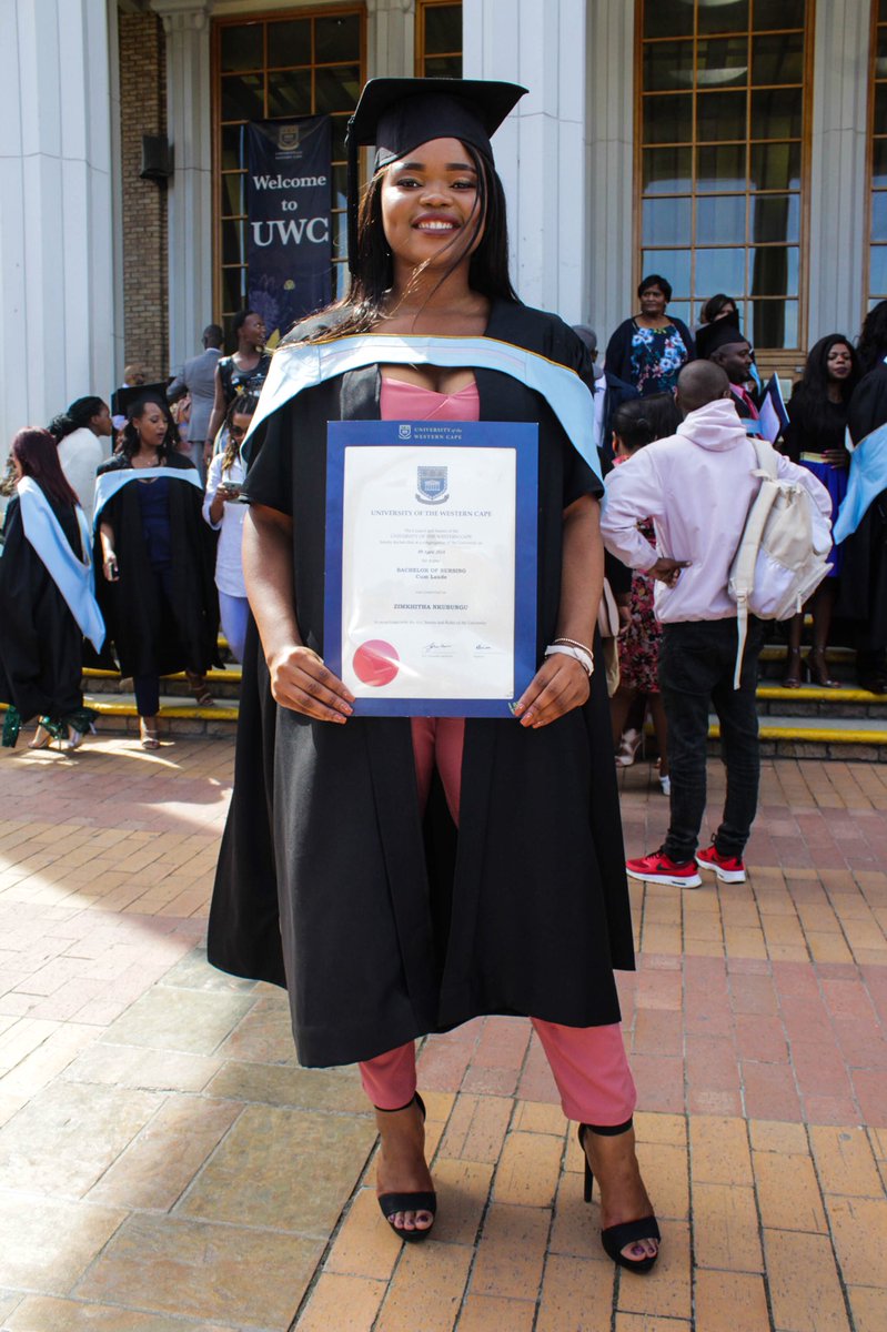 Simelane_Zatu's tweet photo. Man I love seeing people graduate. The joy &amp; happiness it brings. Congrats once again @ZeemNkubungu 🎓
#UWCGraduation2018
#BlackExcellence 👌🏽

📸 : @Sim021Pictures https://t.co/2jW7vD1xS2