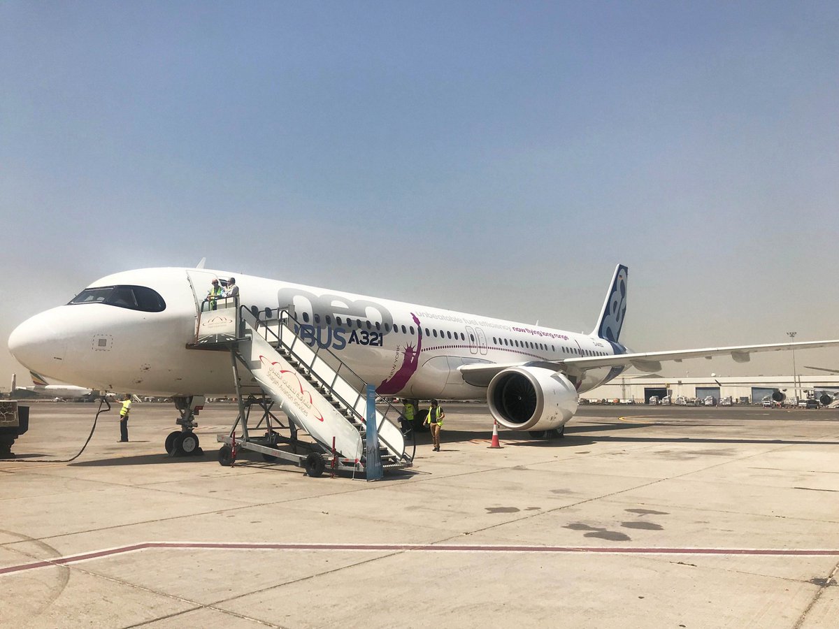 Airbus's tweet photo. Going long: #Airbus’ #A321LR jetliner set a new record on its 4,750-nautical mile flight from Seychelles to Toulouse, France: https://t.co/YvLQtzRFxL https://t.co/YSzFBWHTNA