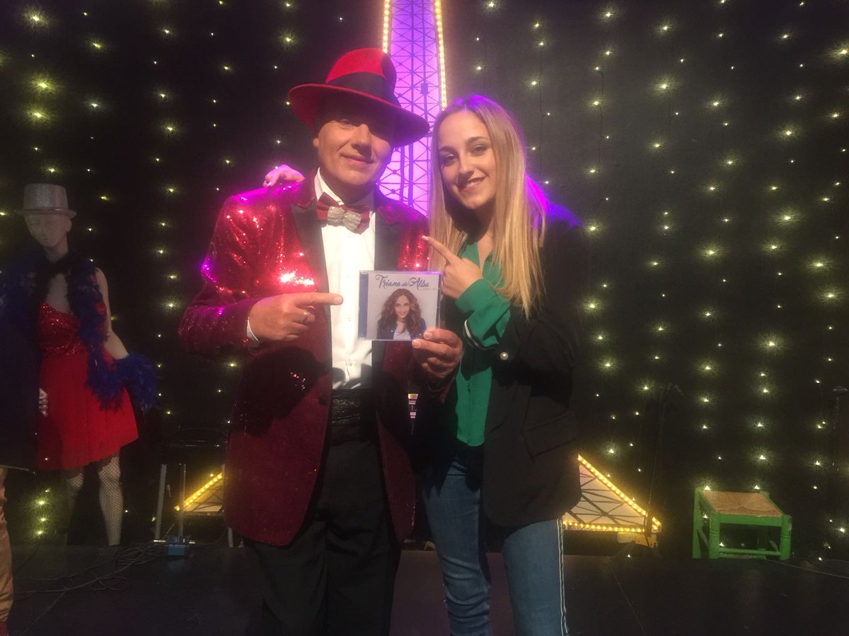 toniroviraytu's tweet photo. 📺 Menuda pedazo de artistas... @OficialTriana llega con #QuieroSer #television 
💻 https://t.co/vWDX7rPnXk 
@TrianaDeAlbaSev @CFOTrianaDeAlba @TrianaDeAlbaRD @trianadealbacf @cf_trianadealba https://t.co/MsEGm0gM8L